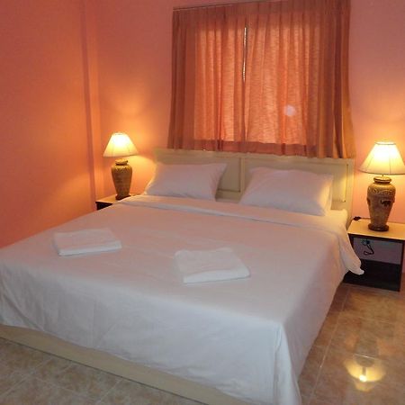 Apartamento Pranee Mansion Airport Ban Bo Han Exterior foto