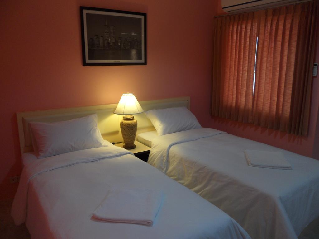 Apartamento Pranee Mansion Airport Ban Bo Han Habitación foto