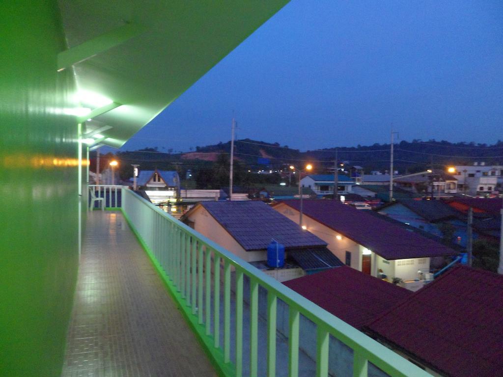 Apartamento Pranee Mansion Airport Ban Bo Han Exterior foto