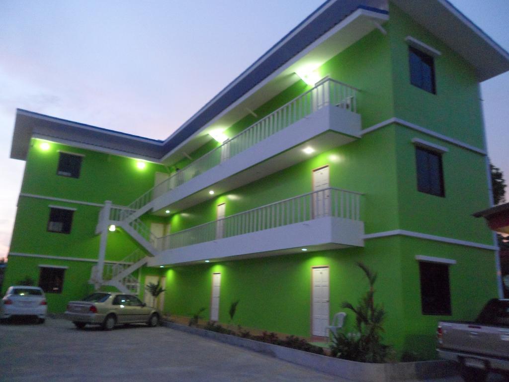 Apartamento Pranee Mansion Airport Ban Bo Han Exterior foto